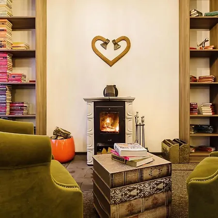 Art Bohema, Hotell