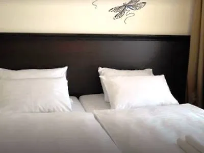 Old Town Bohema, 克莱佩达